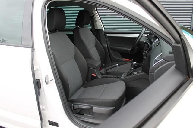 Occasion Skoda Octavia Ambition 140 PK (102 kW) 2014 Wit Stationwagen