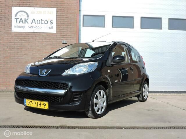 Zwart Gebruikt 2011 Peugeot 107 Hatchback | € 3.199 (Eerlijke prijs) - Afbeelding 1/4