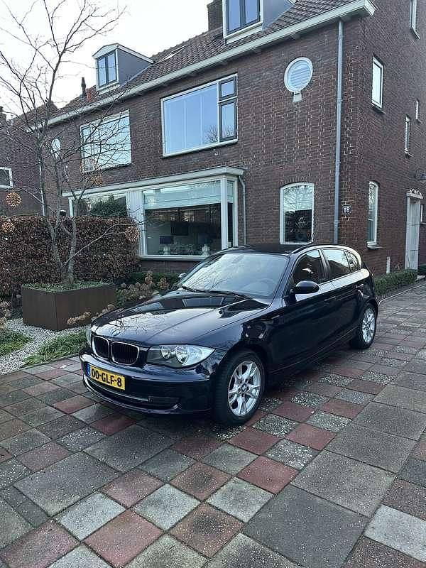 Blauw Occasion 2008 BMW 118 Hatchback | € 6.950 (Eerlijke prijs) - Afbeelding 1/4