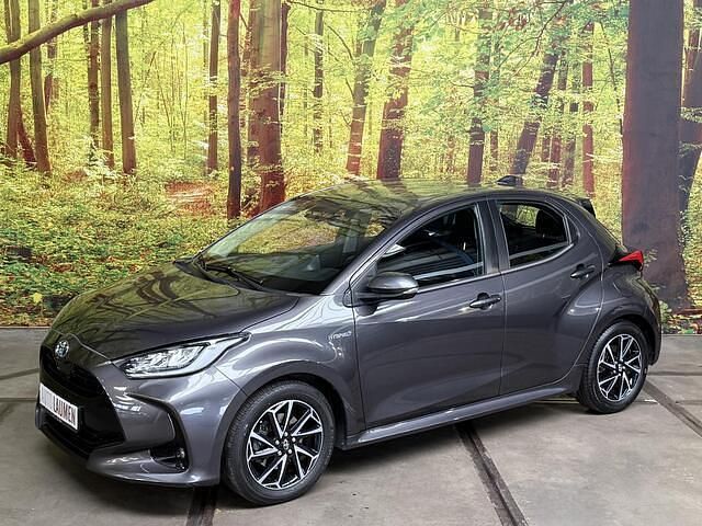 Grijs Gebruikt 2020 Toyota Yaris Hatchback | € 16.850 (Eerlijke prijs) - Afbeelding 1/4