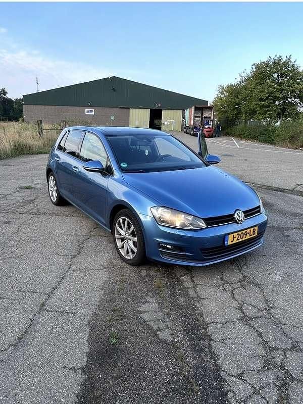 Blauw Gebruikt 2013 VW Golf VII Trendline Hatchback | € 6.500 (Super prijs) - Afbeelding 1/4
