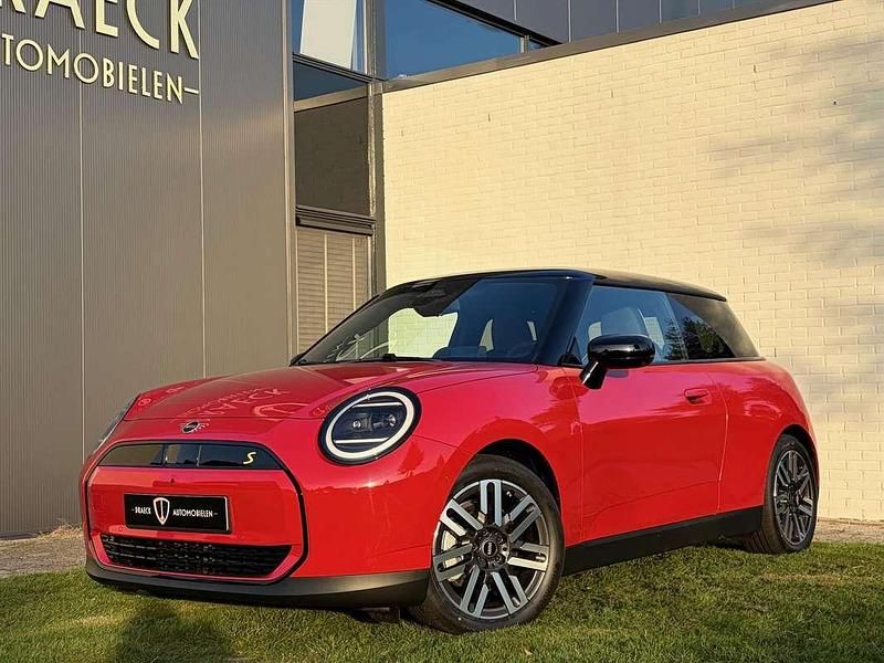 Rood Gebruikt 2025 Mini Cooper SE Hatchback | € 34.900 (Super prijs) - Afbeelding 1/4