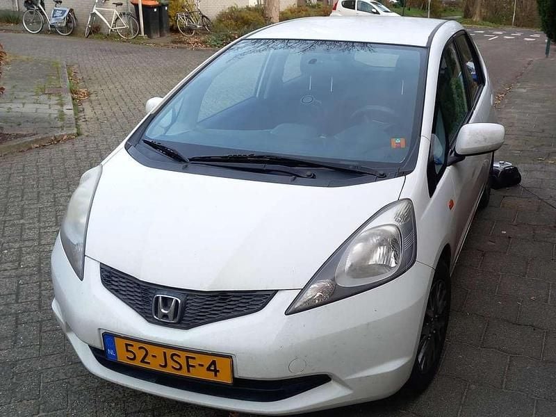 Wit Gebruikt 2009 Honda Jazz Trend Hatchback | € 4.000 (Eerlijke prijs) - Afbeelding 1/3