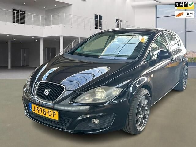 Zwart Gebruikt 2010 Seat Leon Sport Hatchback | € 2.995 (Super prijs) - Afbeelding 1/4