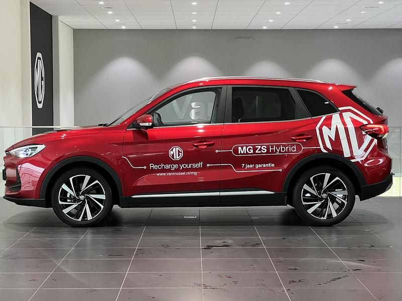 Occasion MG ZS Luxury 197 PK (144 kW) 2024 Rood Sedan