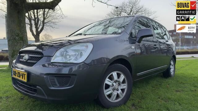 Grijs Gebruikt 2008 Kia Carens 2 MPV | € 2.250 (Eerlijke prijs) - Afbeelding 1/4