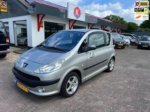 Grijs Gebruikt 2006 Peugeot 1007 Hatchback | € 1.450 (Eerlijke prijs) - Afbeelding 1/4