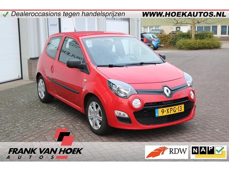Rood Occasion 2013 Renault Twingo Authentique Hatchback | € 2.900 (Goede deal) - Afbeelding 1/4