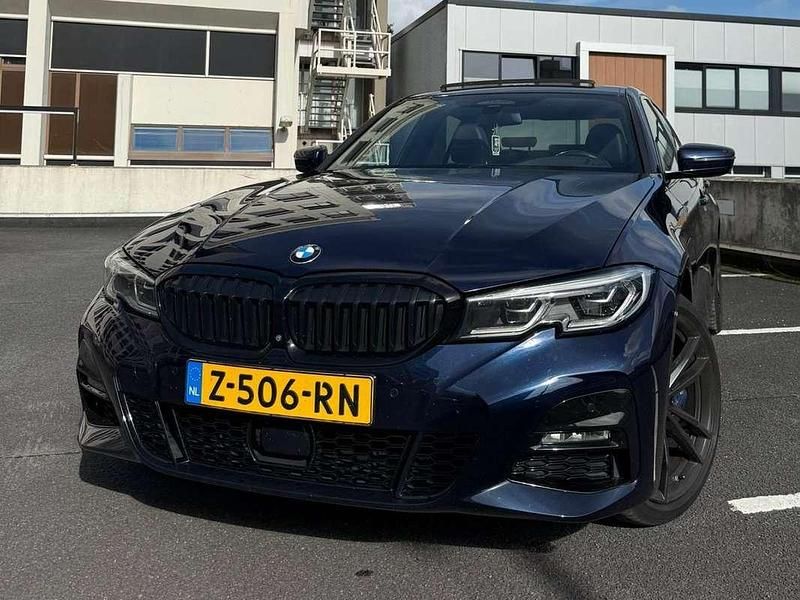 Blauw Gebruikt 2019 BMW 330 Executive Sedan | € 32.500 (Iets duurder) - Afbeelding 1/4