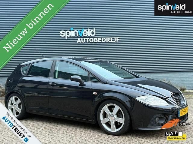 Zwart Gebruikt 2006 Seat Leon Sport Hatchback | € 2.250 (Eerlijke prijs) - Afbeelding 1/4
