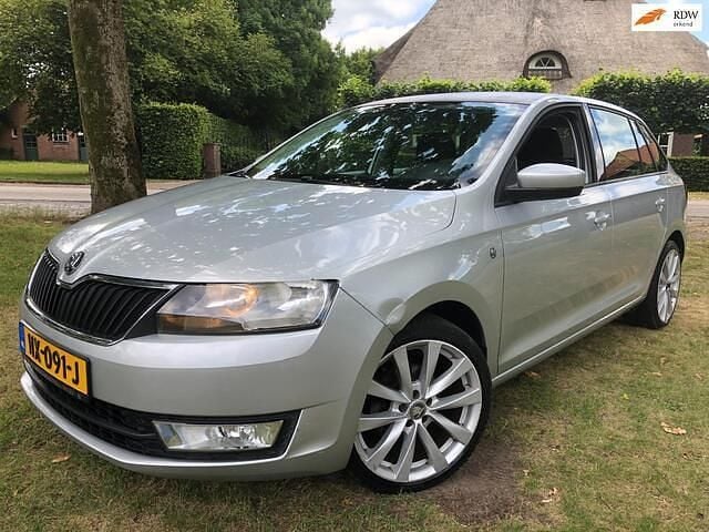 Grijs Gebruikt 2014 Skoda Rapid Active Hatchback | € 4.950 (Eerlijke prijs) - Afbeelding 1/4