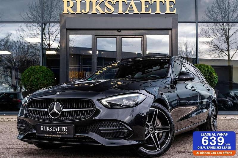 Grijs Occasion 2023 Mercedes C300e AMG Stationwagen | € 39.900 (Goede deal) - Afbeelding 1/4