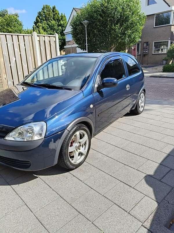 Blauw Gebruikt 2001 Opel Corsa Comfort Hatchback | € 4.599 - Afbeelding 1/4