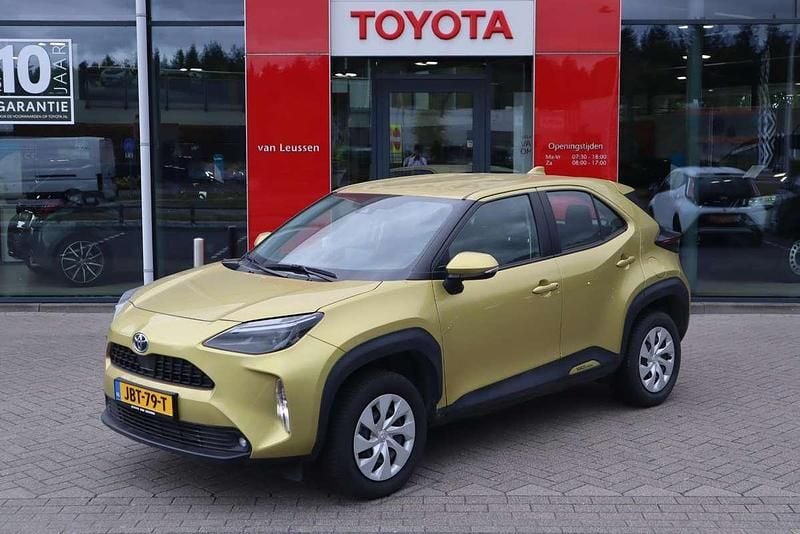 Goud Gebruikt 2024 Toyota Yaris Cross Active SUV | € 25.400 (Eerlijke prijs) - Afbeelding 1/4