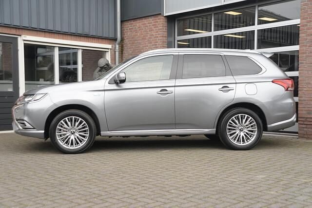 Occasion Mitsubishi Outlander Intense+ 135 PK (99 kW) 2021 Grijs SUV