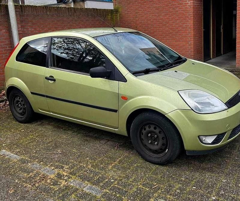 Geel Gebruikt 2005 Ford Fiesta Ambiente Hatchback | € 500 (Super prijs) - Afbeelding 1/4
