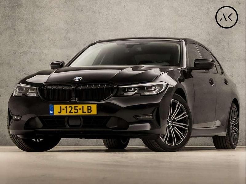 Zwart, metallic lak Gebruikt 2019 BMW 320 Executive Sedan | € 25.945 (Eerlijke prijs) - Afbeelding 1/4