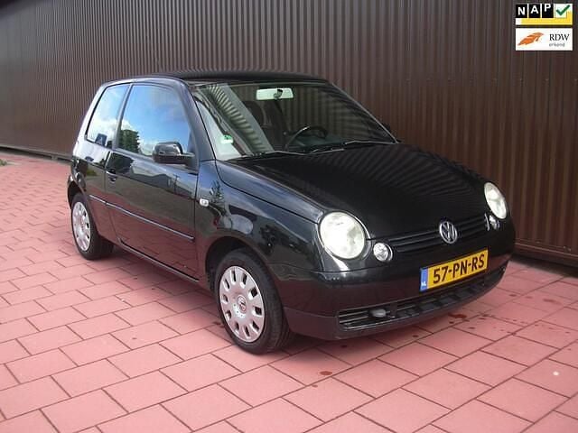 Zwart Occasion 2004 VW Lupo Hatchback | € 1.050 (Eerlijke prijs) - Afbeelding 1/4