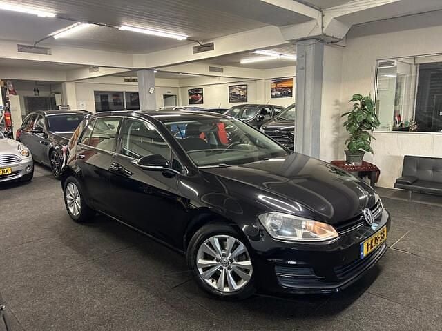 Zwart Gebruikt 2013 VW Golf VII Hatchback | € 6.495 (Eerlijke prijs) - Afbeelding 1/4