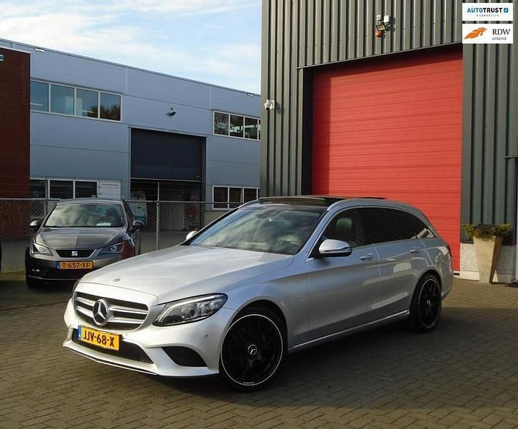 Grijs Gebruikt 2019 Mercedes C180 Advantage Stationwagen | € 24.499 (Eerlijke prijs) - Afbeelding 1/4