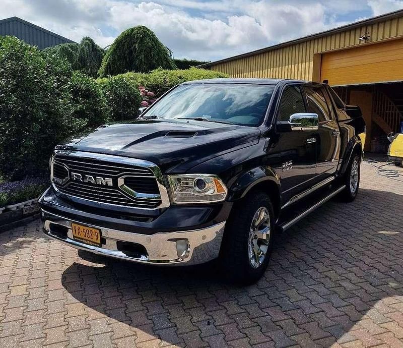 Zwart Gebruikt 2016 Dodge Ram Limited Pickup | € 34.950 - Afbeelding 1/4