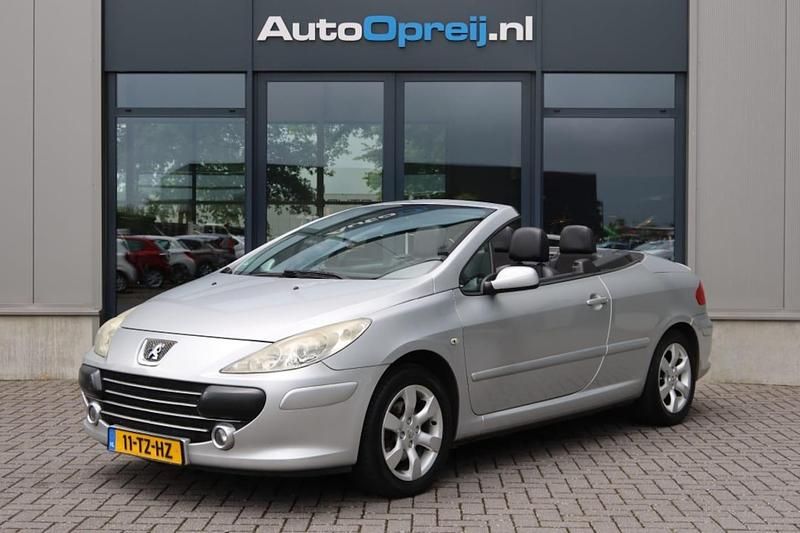 Grijs Gebruikt 2006 Peugeot 307 CC Cabriolet | € 4.485 (Iets duurder) - Afbeelding 1/4