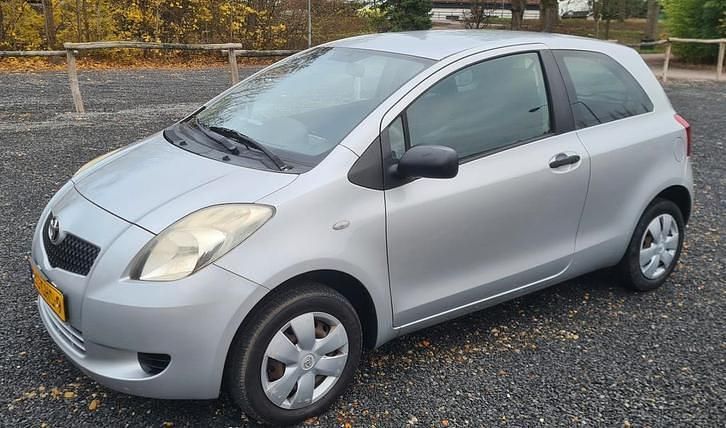 Gebruikt 2008 Toyota Yaris Terra | € 2.495 (Goede deal) - Afbeelding 1/4