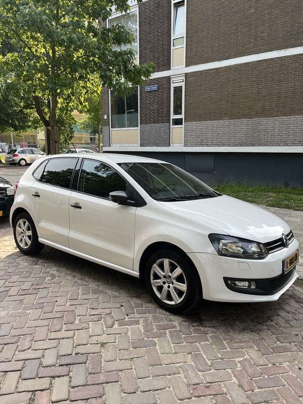 Wit Gebruikt 2014 VW Polo Comfortline Hatchback | € 6.950 (Goede deal) - Afbeelding 1/4
