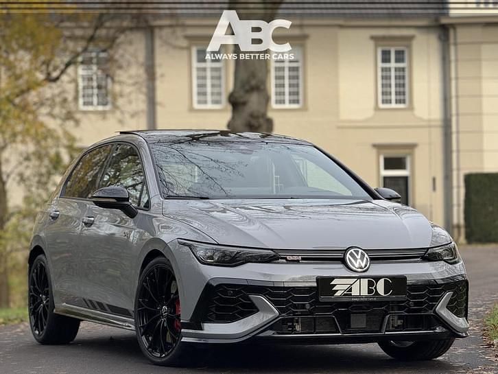 Grijs Gebruikt 2025 VW Golf VIII GTI Clubsport Hatchback | € 57.900 - Afbeelding 1/4
