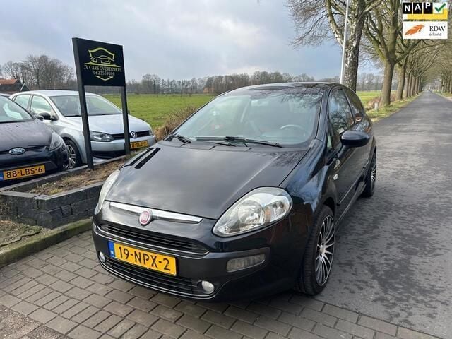 Zwart Gebruikt 2010 Fiat Punto Evo Dynamic Hatchback | € 2.250 (Eerlijke prijs) - Afbeelding 1/4