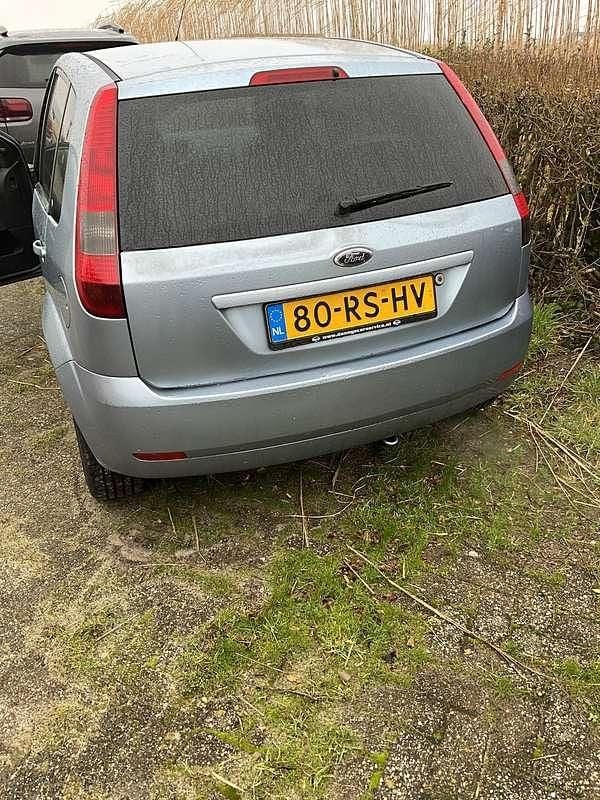 Occasion Ford Fiesta Futura 69 PK (50 kW) 2005 Zilver Hatchback