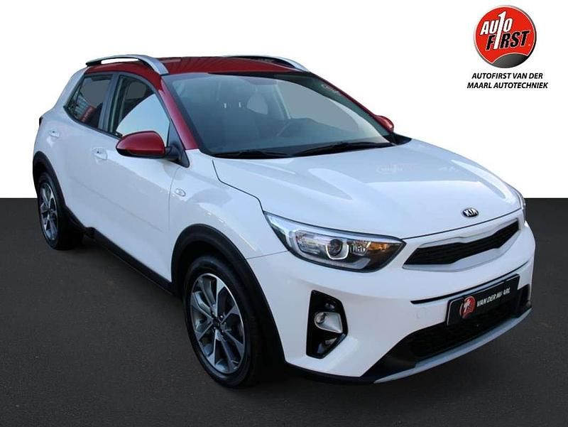 Wit Occasion 2020 Kia Stonic SUV | € 10.950 (Goede deal) - Afbeelding 1/4