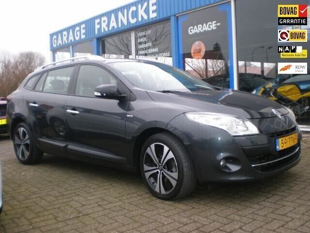 Grijs Gebruikt 2011 Renault Mégane GrandTour Bose Edition Stationwagen | € 12.950 - Afbeelding 1/4