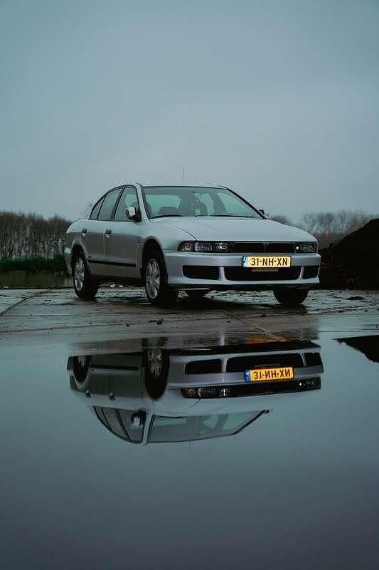 Grijs Gebruikt 2003 Mitsubishi Galant Comfort Edition Sedan | € 1.750 - Afbeelding 1/4