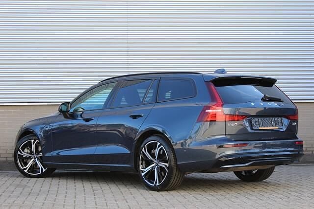 Occasion Volvo V60 Plus 350 PK (257 kW) 2025 Blauw, metallic lak Stationwagen
