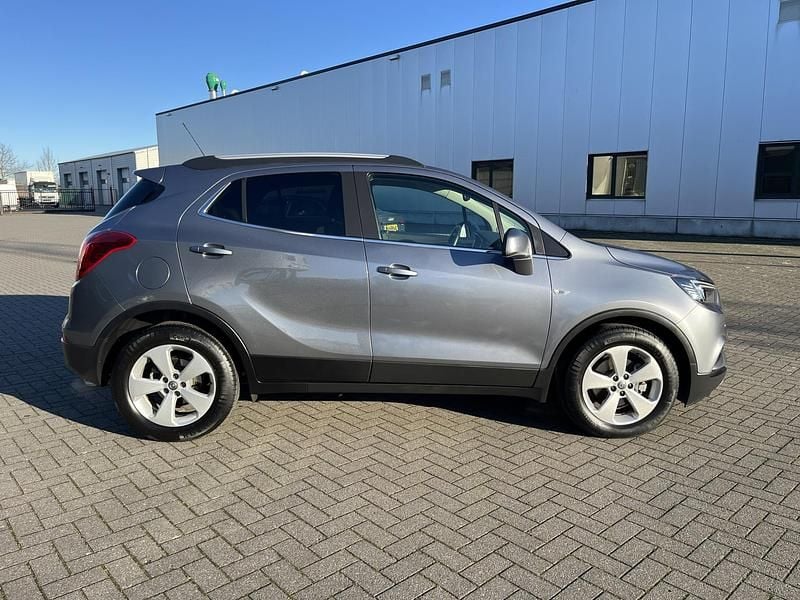 Grijs (metallic) Gebruikt 2017 Opel Mokka Innovation SUV | € 15.450 (Eerlijke prijs) - Afbeelding 1/4