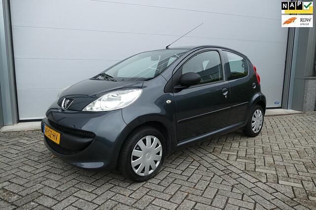 Grijs Gebruikt 2006 Peugeot 107 Hatchback | € 2.950 (Iets duurder) - Afbeelding 1/4