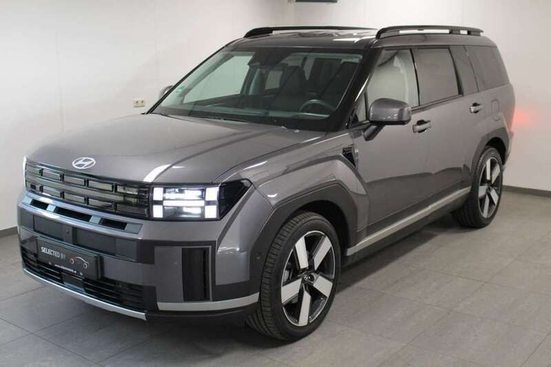 Grijs, metallic lak Gebruikt 2024 Hyundai Santa Fe Premium SUV | € 53.874 - Afbeelding 1/4