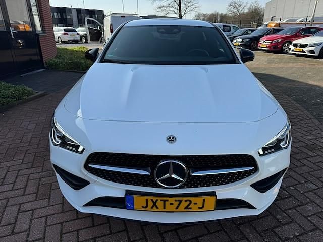 Occasion Mercedes CLA250e Shooting Brake Premium 2021 Wit (metallic) Stationwagen