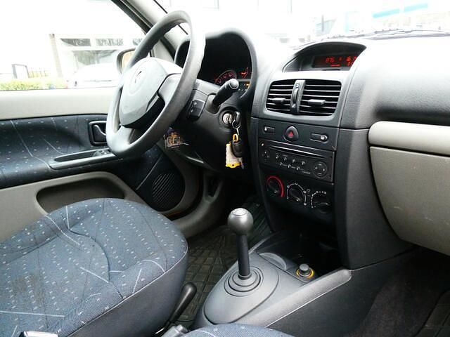 Occasion Renault Clio II Authentique 75 PK (55 kW) 2002 Bruin Hatchback