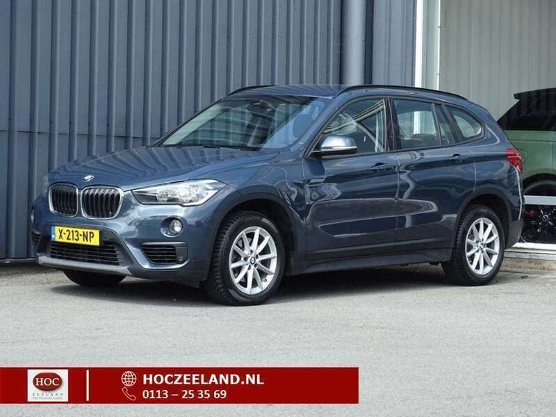 Grijs Gebruikt 2018 BMW X1 Executive SUV | € 19.945 (Eerlijke prijs) - Afbeelding 1/4
