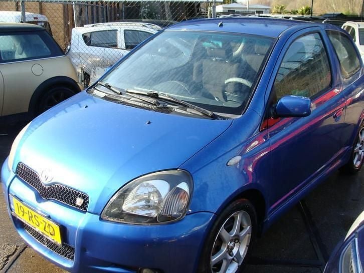 Occasion Toyota Yaris Sport 106 PK (77 kW) 2001 Blauw Hatchback
