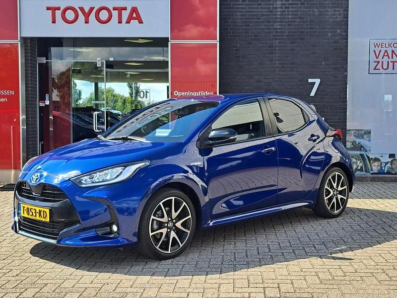 Blauw Gebruikt 2021 Toyota Yaris Executive Hatchback | € 22.400 (Eerlijke prijs) - Afbeelding 1/4