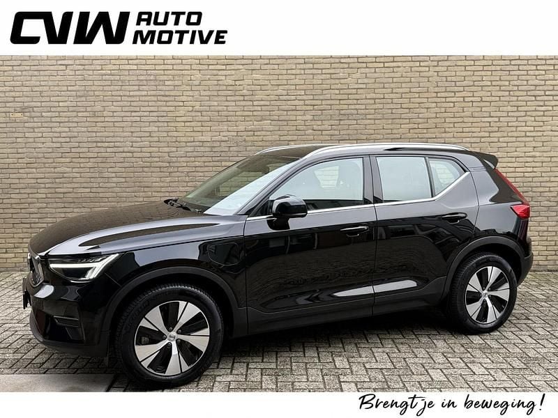Zwart Gebruikt 2022 Volvo XC40 SUV | € 27.400 (Super prijs) - Afbeelding 1/4