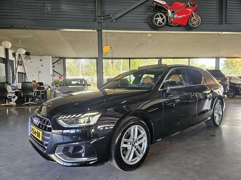 Zwart Gebruikt 2020 Audi A4 Design Stationwagen | € 24.950 (Super prijs) - Afbeelding 1/4