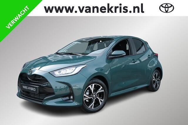 Groen Nieuw 2025 Toyota Yaris Comfort Hatchback | € 31.730 (Eerlijke prijs) - Afbeelding 1/4