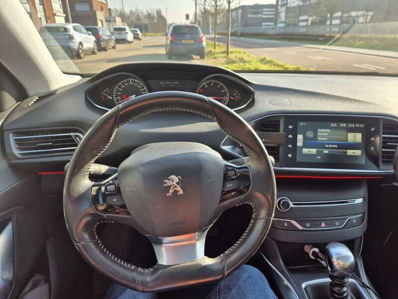 Zwart Gebruikt 2014 Peugeot 308 Hatchback | € 6.500 (Eerlijke prijs) - Afbeelding 1/4