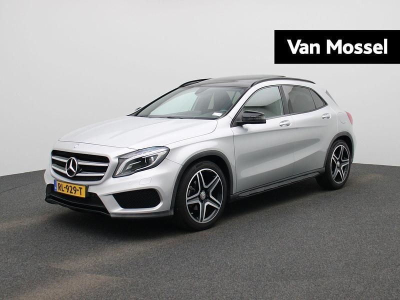 Grijs Gebruikt 2016 Mercedes GLA200 Ambition SUV | € 22.900 (Eerlijke prijs) - Afbeelding 1/4