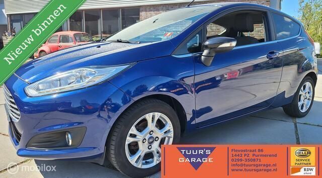 Blauw Gebruikt 2016 Ford Fiesta Titanium Hatchback | € 6.400 (Goede deal) - Afbeelding 1/4