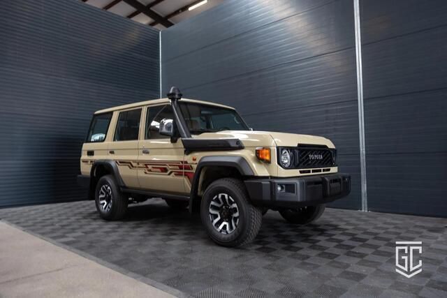 Beige Nieuw 2024 Toyota Land Cruiser SUV | € 69.950 (Eerlijke prijs) - Afbeelding 1/4